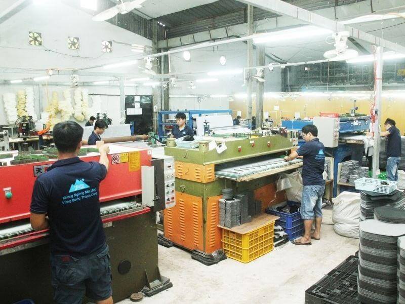 Yên Xe Phú Quang quy mô lớn, sở hữu trang thiết bị sản xuất hiện đại nhất thị trường.