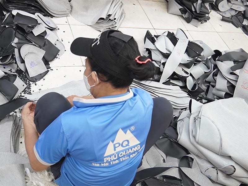 Vốn nhập sỉ bọc yên xe máy tại công ty Phú Quang khoảng 300.000đ.