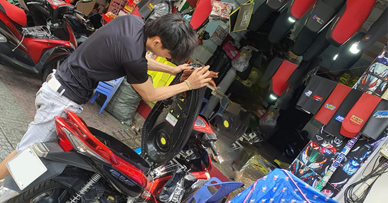 gia-boc-yen-xe-may-airblade-110-125-150-160-moi-nhat-0