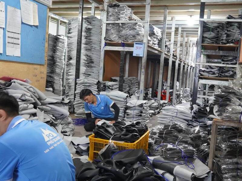 Hàng hóa yên xe máy các loại có tại kho Phú Quang, đảm bảo ổn định nguồn hàng.