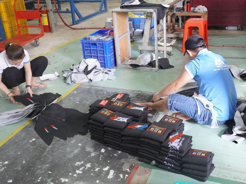 Xưởng sản xuất nhiều mẫu mã vỏ yên phải nhắn đến Phú Quang.