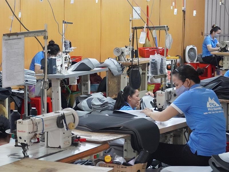 Công ty Phú Quang chuyên sản xuất phụ kiện yên xe máy uy tín hơn 12+ năm.