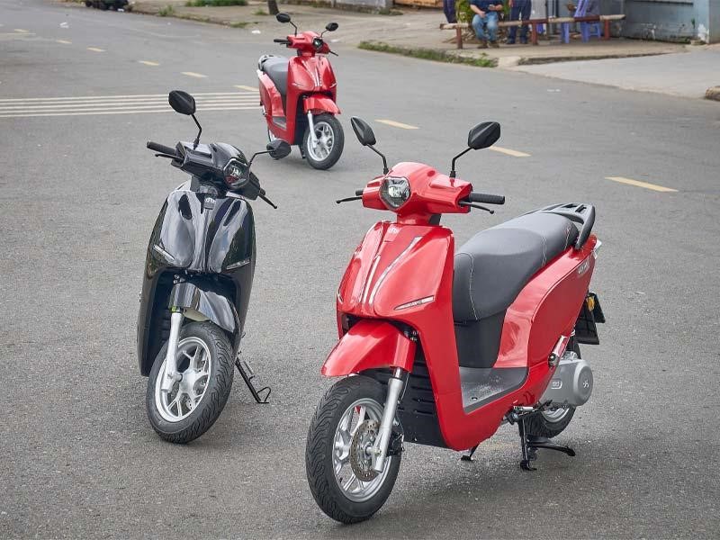 Hai phiên bản xe máy điện Dat bike Era phân khúc xe điện tầm giá 30 triệu.